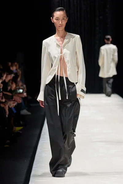 Look 4